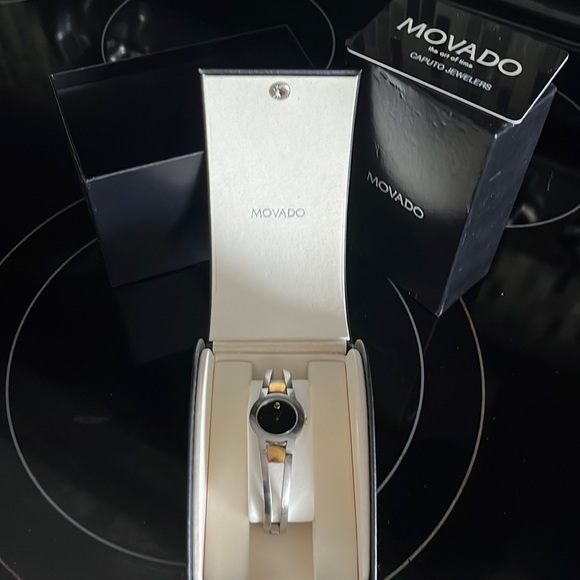Movado 2 tone bracelet watch - Picture 2 of 9